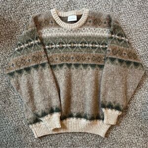 100% Icelandic wool sweater S